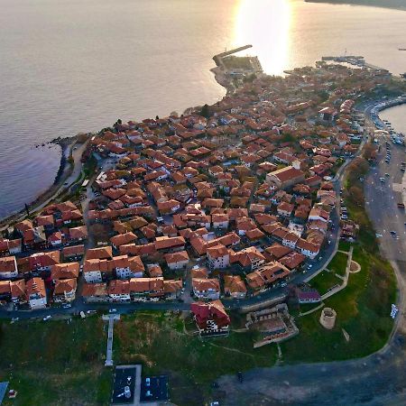 Family Hotel Lebed Nesebar Buitenkant foto