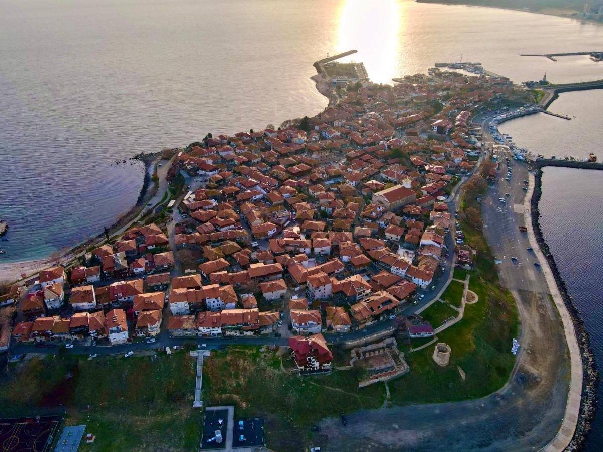 Family Hotel Lebed Nesebar Buitenkant foto