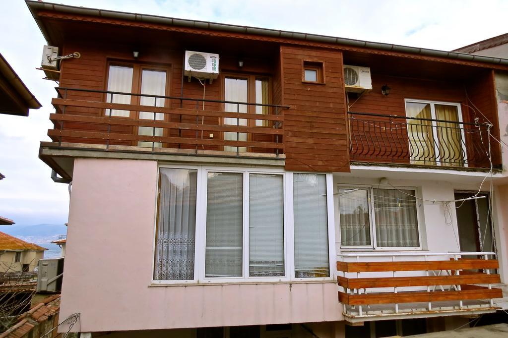 Family Hotel Lebed Nesebar Buitenkant foto