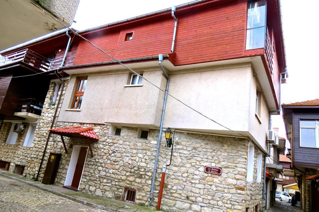 Family Hotel Lebed Nesebar Buitenkant foto