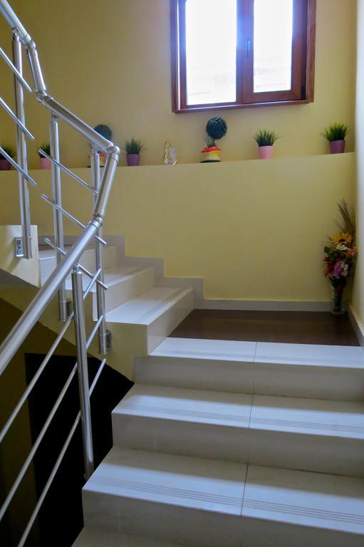 Family Hotel Lebed Nesebar Buitenkant foto